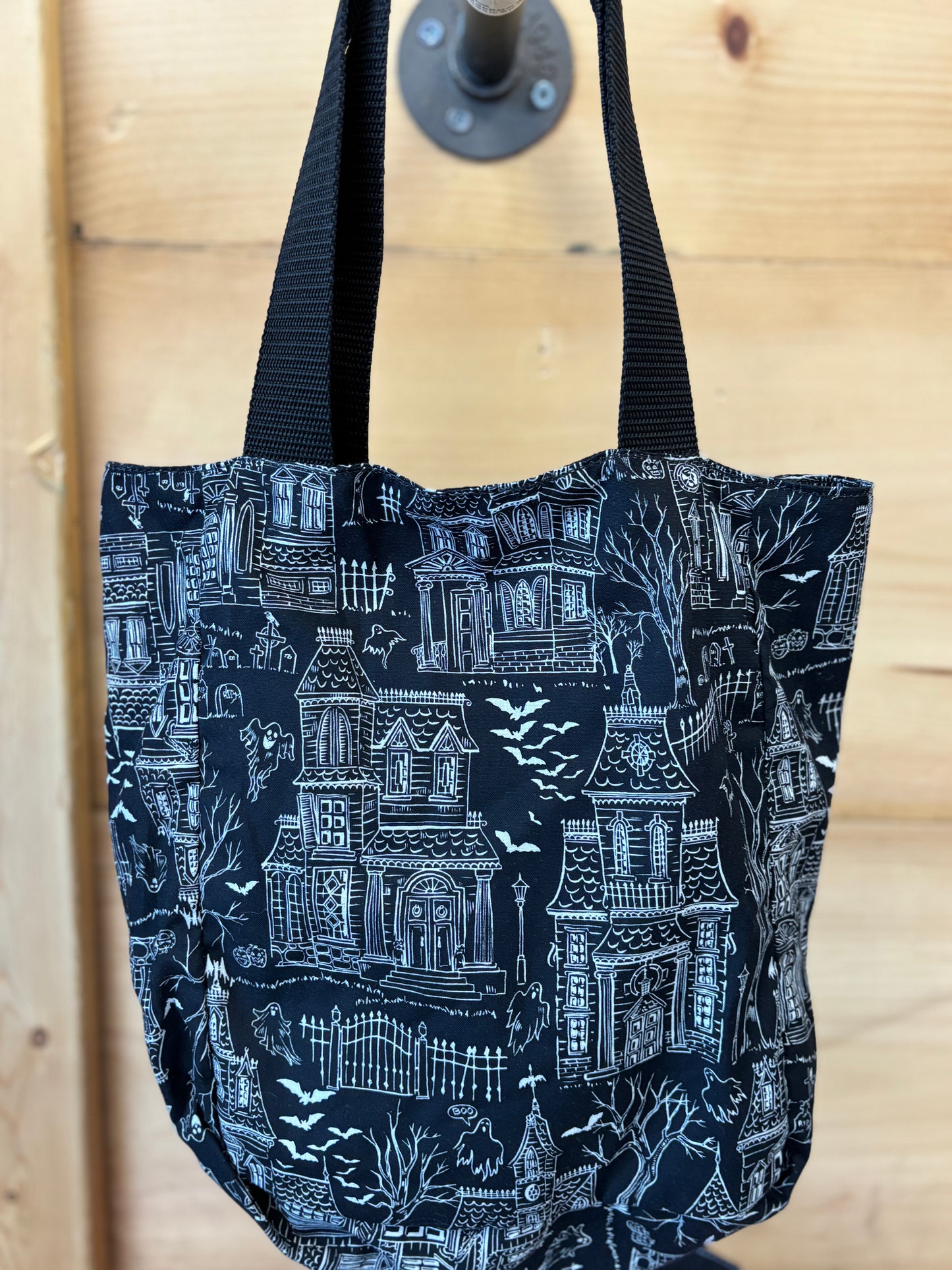 Sale-Haunted House Lizzy