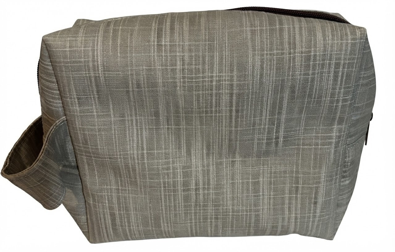 Quinn F Ecru with brown zipper